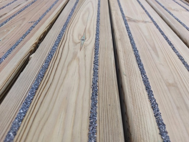 SureGrip Duo Bridleway Redwood Timber deck boards with anti-slip
